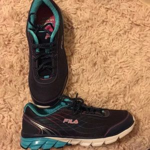 Blue Fila memory foam tennis shoes